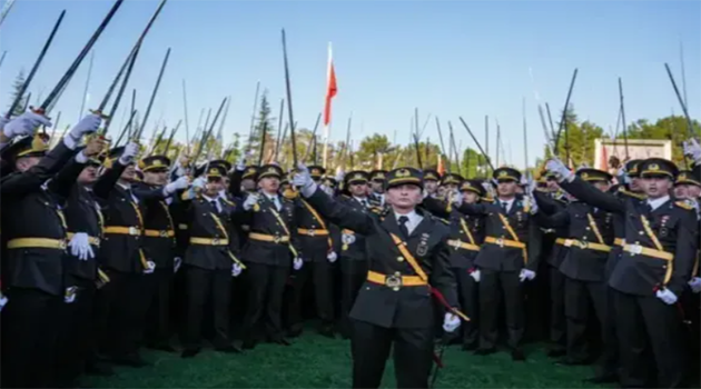 Yeni işlerine başladılar