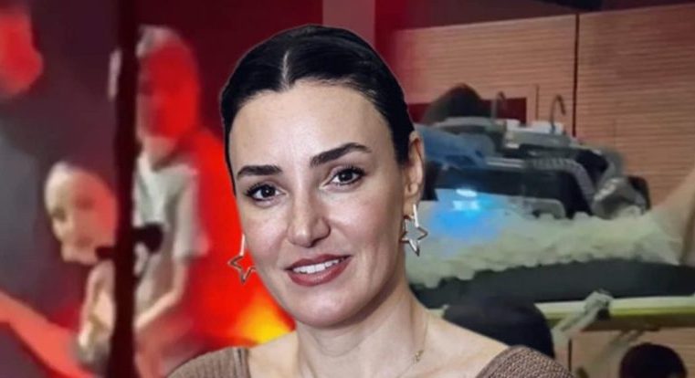 Ünlü türkücü Sevcan Orhan sahnede fenalaştı ve orkestra ekibinin ilk müdahale
