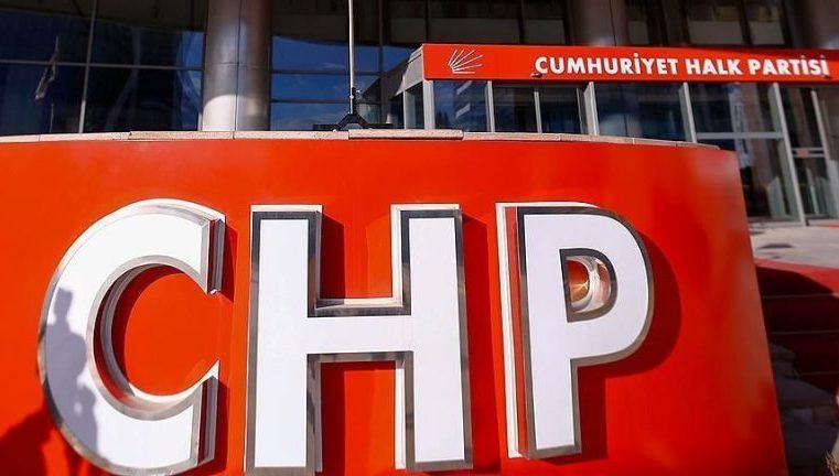 CHP’de şok istifa!