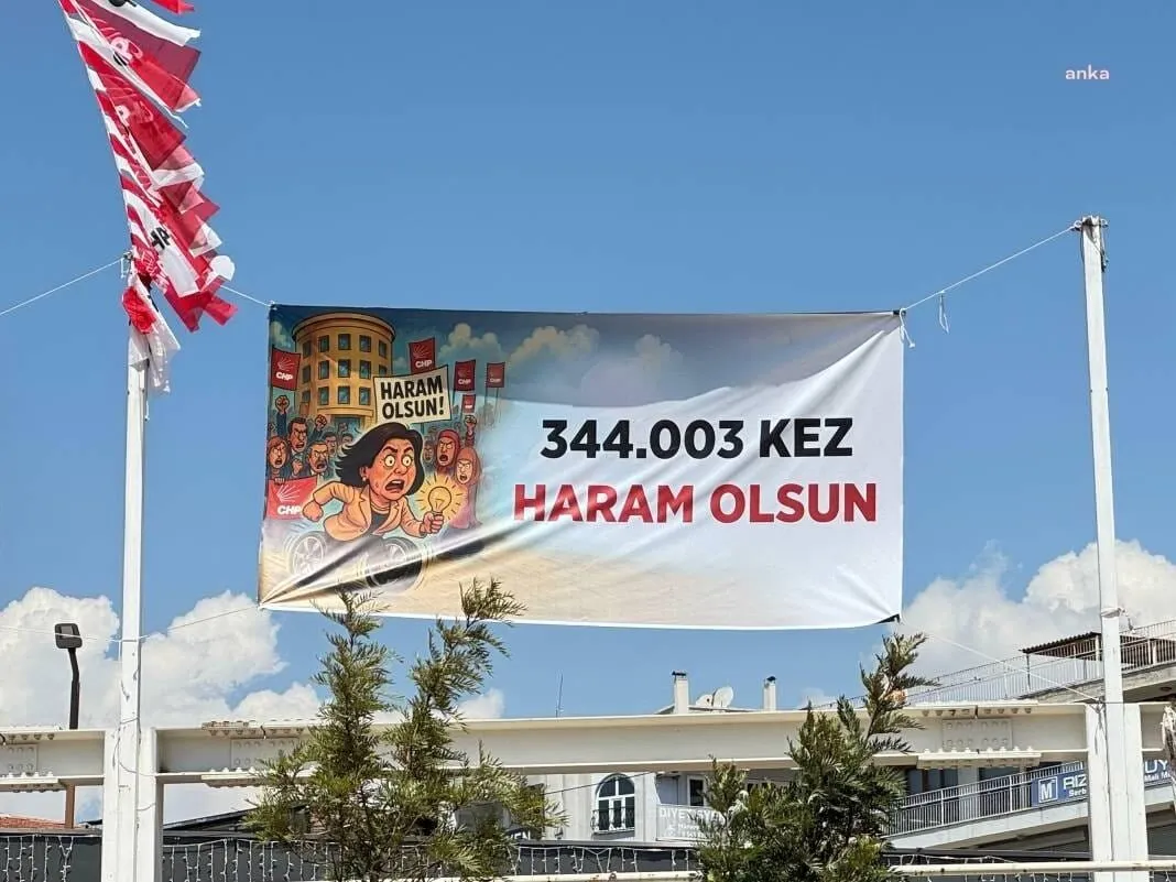 Çerçioğlu’na tepki pankartları Aydın’da miting alanını kapladı