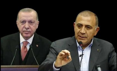 Görevden ayrıldı