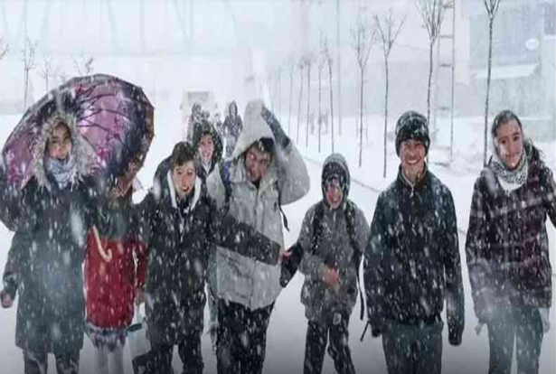 Kar yurdu esir aldı, okullar tatil edildi