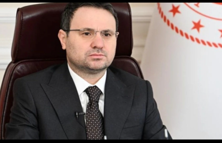 Bakan Gürlek’i taşıyan uçak Diyarbakır’a inemedi