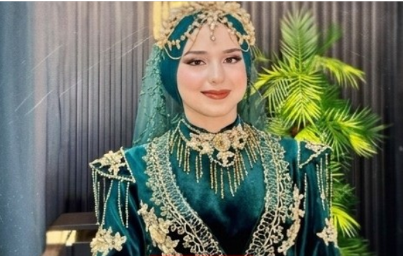 Sinem karın ağrısı ile
