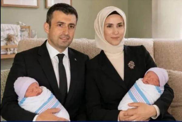 Ünlü Çiftin Mutlu Günü! Dünyaya Gelen Kızlarına Verdikleri İsim Büyük Beğeni Topladı