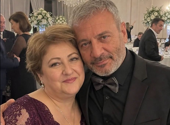 Eski Kocam Beni Düğününe Davet Etti, Ben de Yanımda Bir Erkek Tuttum