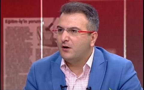 Cem Küçük’ten dikkat çeken rest
