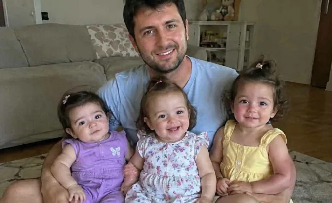 ÜÇÜZ YEĞENLERİMİ BÜYÜTMEK İÇİN HAYATIMIN 22 YILINI VERDİM — ÜNİVERSİTE MEZUNİYETLERİNDE YAPTIKLARI ŞEY BENİ DİZLERİMİN ÜZERİNE ÇÖKERTTİ.