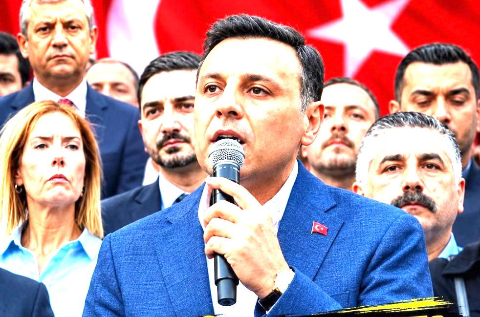 Özgür Çelik açıkladı