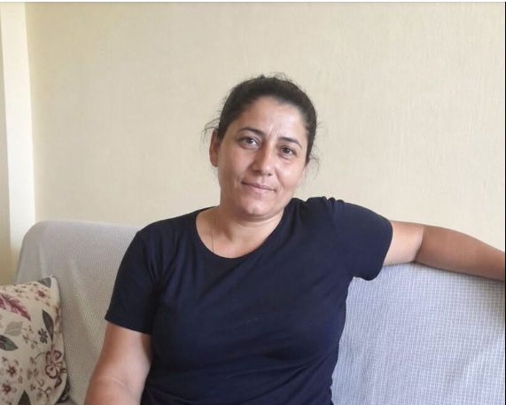 48 yaşındayım köyde yalnız yaşıyorum