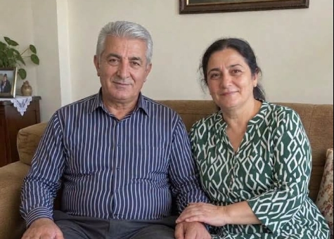 Annemin yıllar önce söylediği o cümle, metal kutunun kapağı açıldığı anda zihnimde yeniden yankılandı